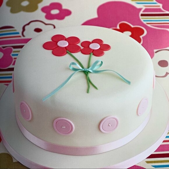 SWEET AND SIMPLE Party Cakes - Picture 5 of 10